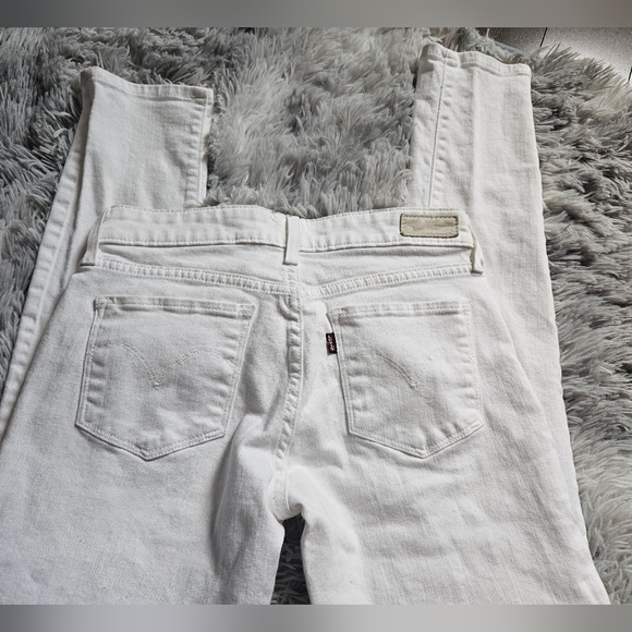 Levi's Curve Jeans - Picture 9 of 9